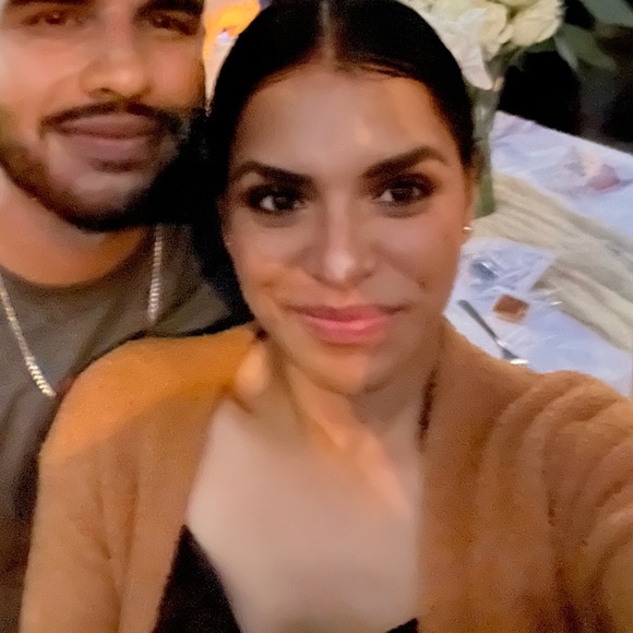 Meet your Posher, Gabriela - Picture 1 of 1